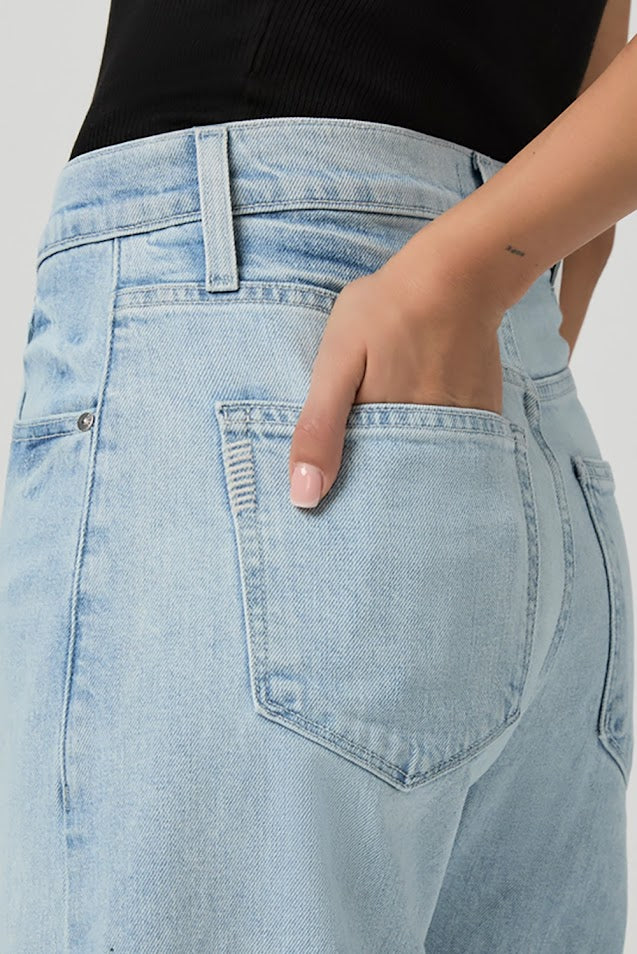 Arellia Ankle Barrel Leg Jean in Fernanda