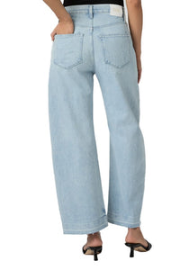Arellia Ankle Barrel Leg Jean in Fernanda