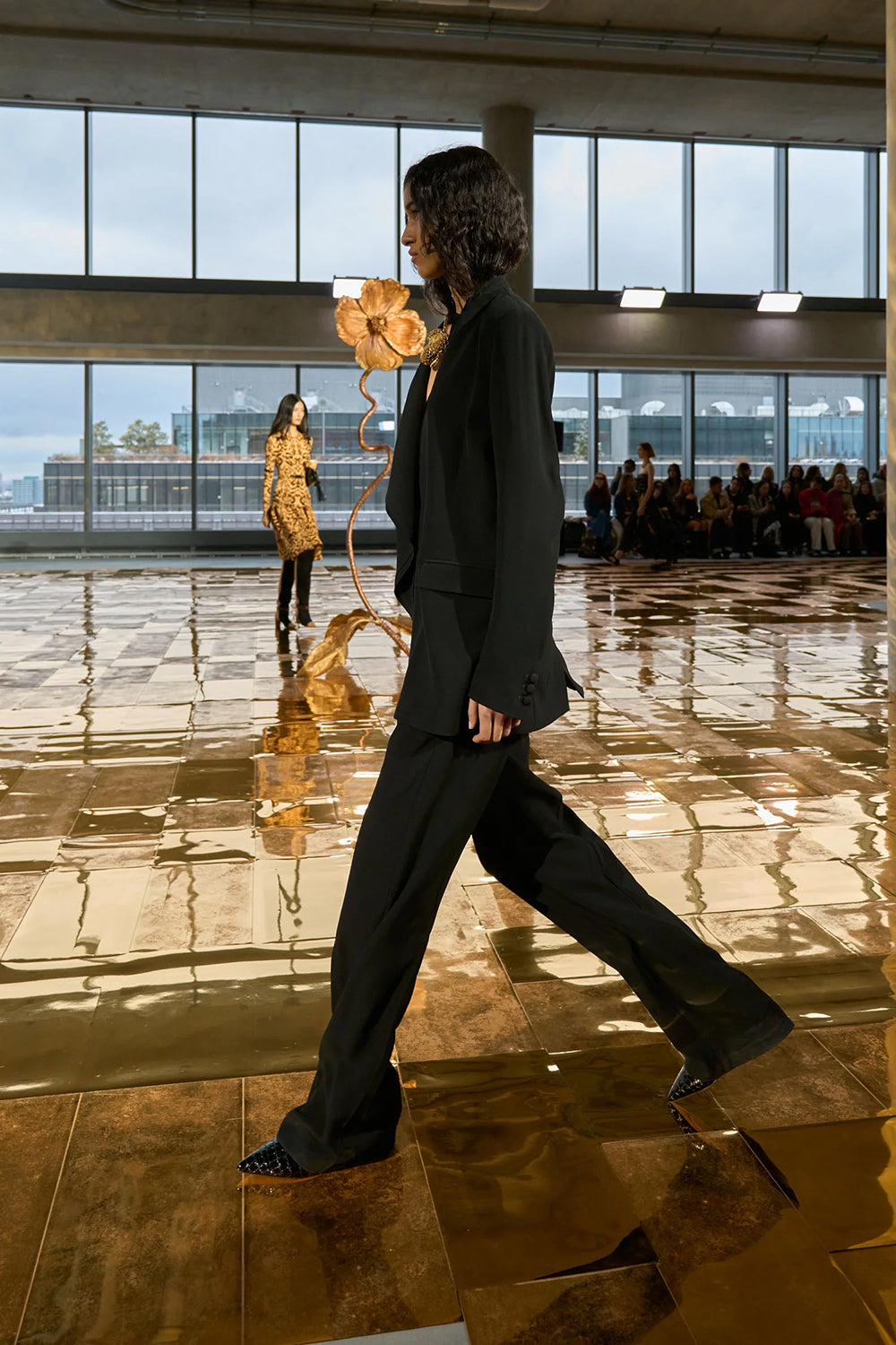 Ollie Mid-Rise Pants in Noir