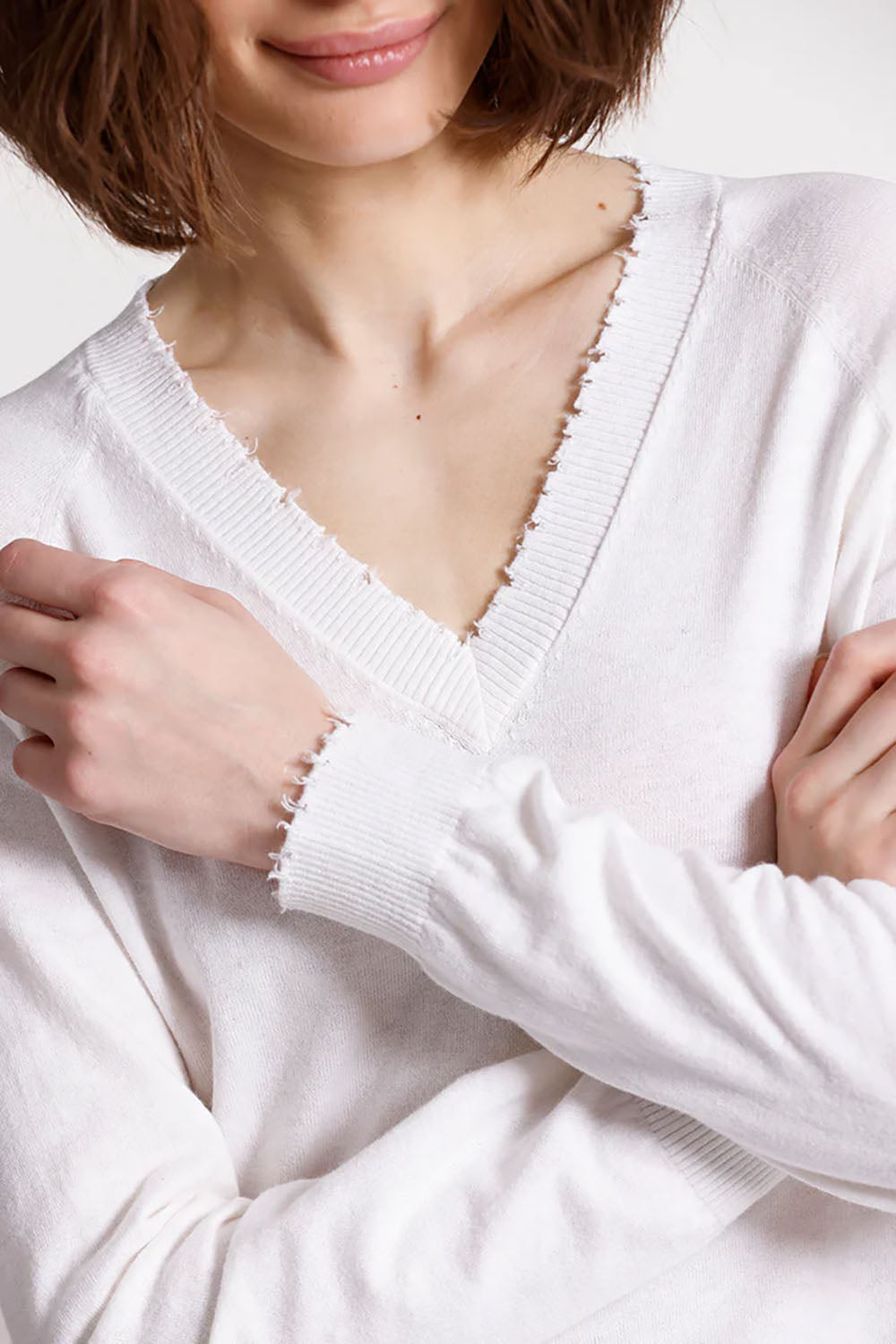 Cotton Cashmere Frayed Edge V in White