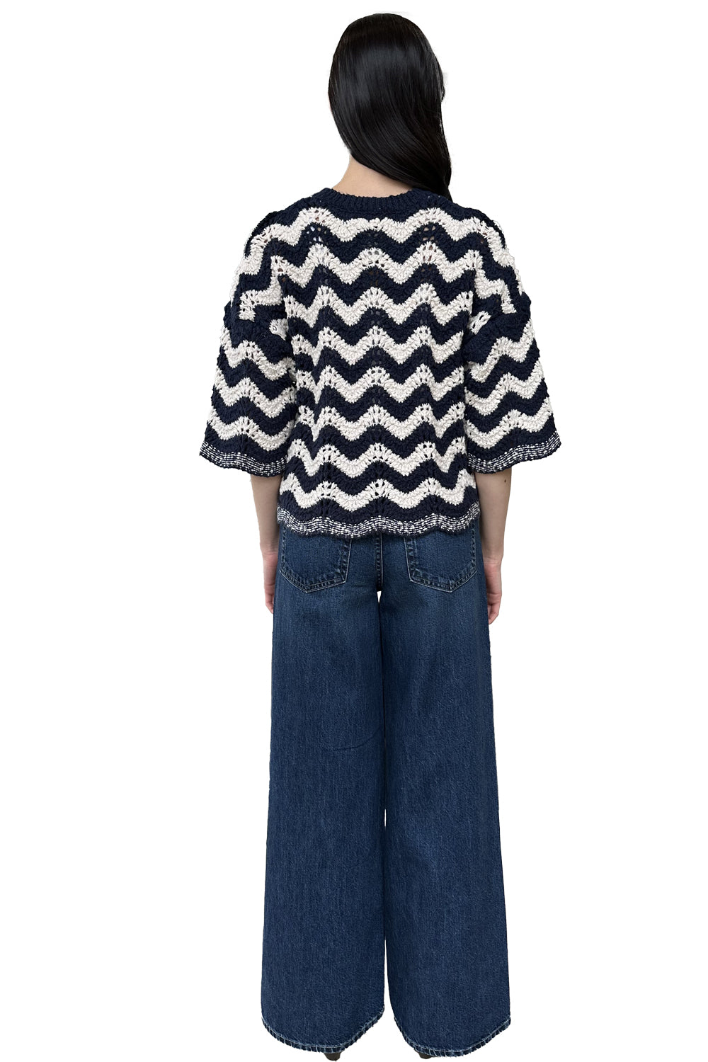 Zig Zag Stitch Short Sleeve Crew W/ Scallop Edge in Navy Sand