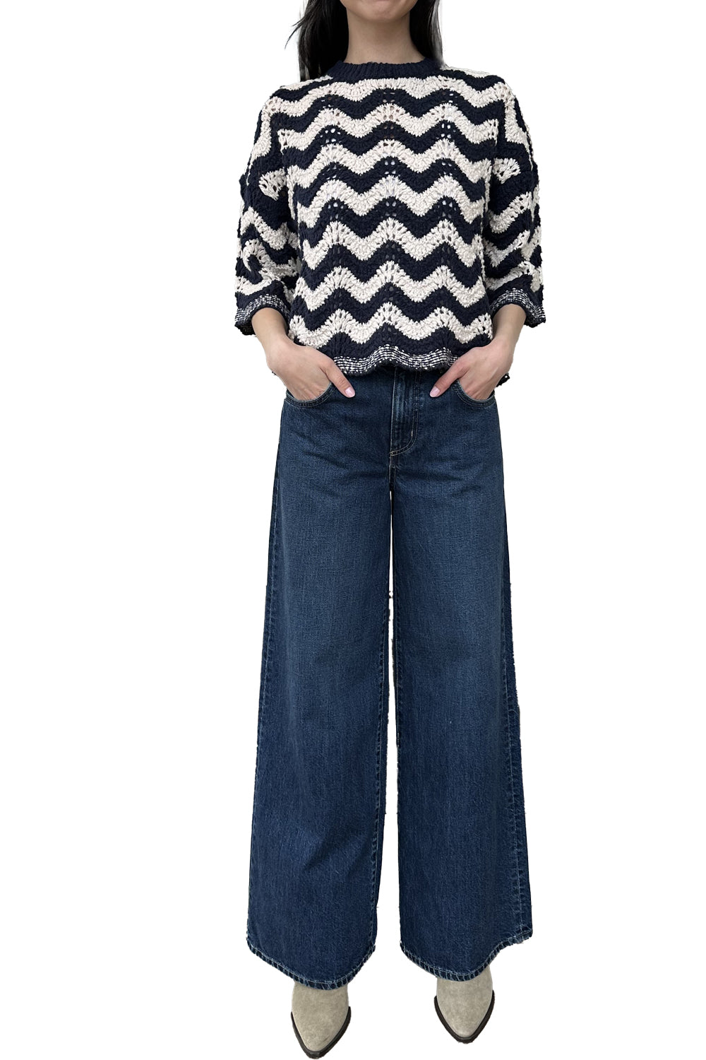 Zig Zag Stitch Short Sleeve Crew W/ Scallop Edge in Navy Sand