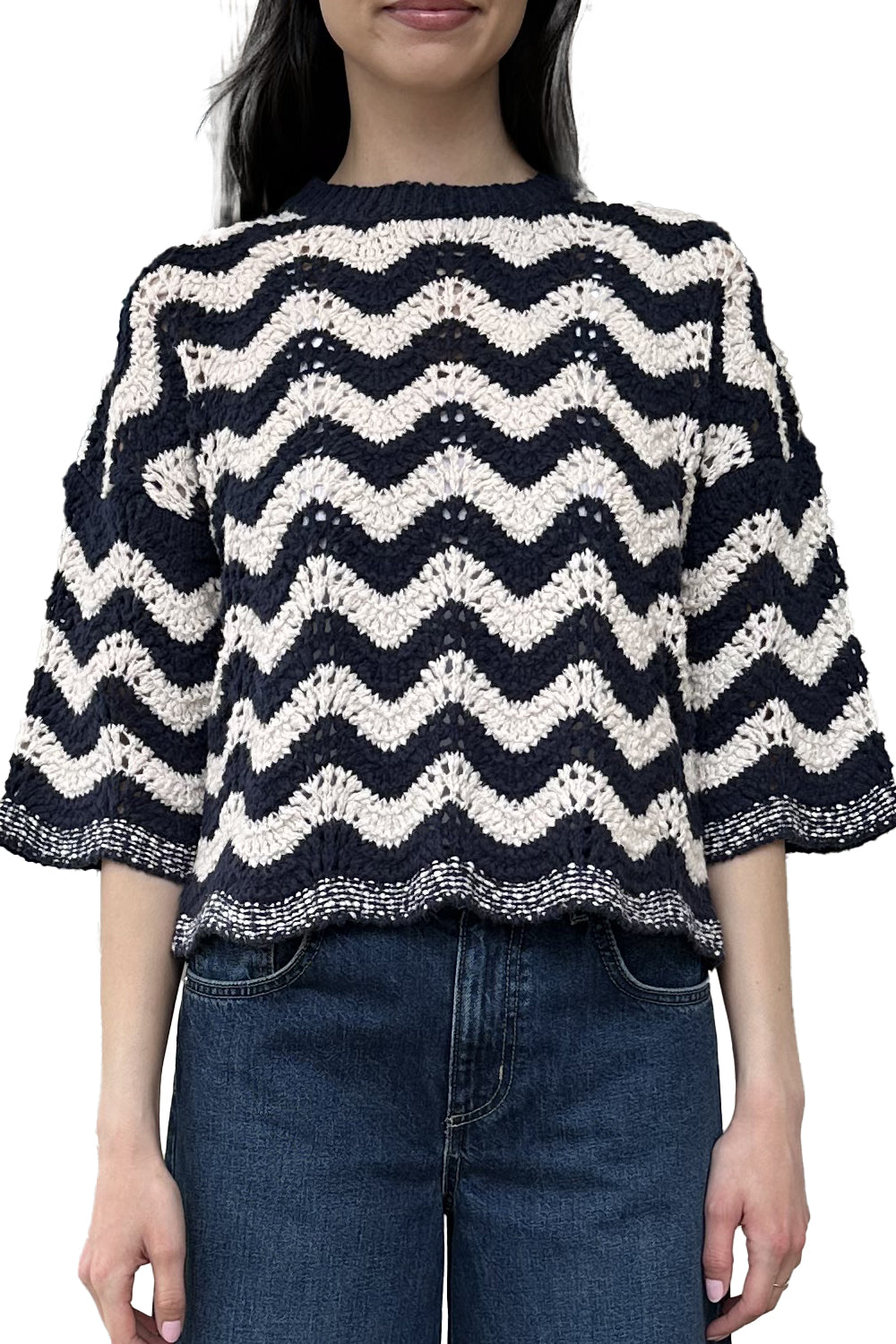 Zig Zag Stitch Short Sleeve Crew W/ Scallop Edge in Navy Sand