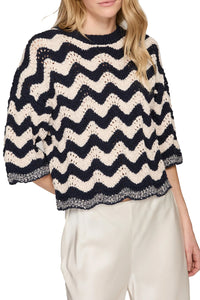 Zig Zag Stitch Short Sleeve Crew W/ Scallop Edge in Navy Sand