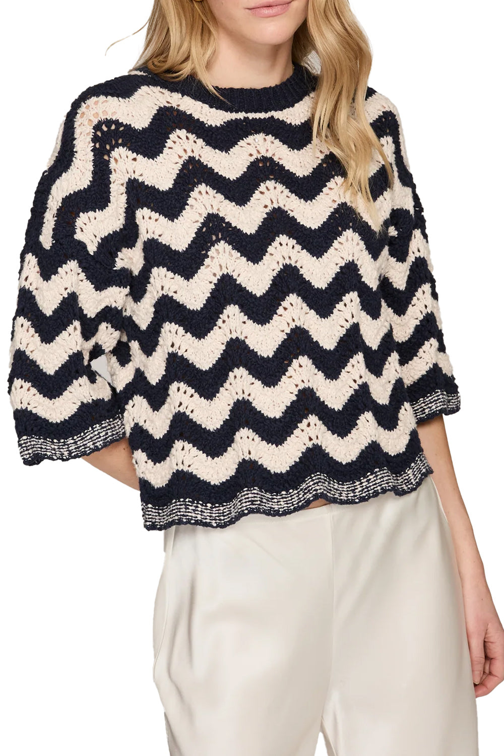Zig Zag Stitch Short Sleeve Crew W/ Scallop Edge in Navy Sand