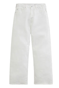 Adria in Gallery White