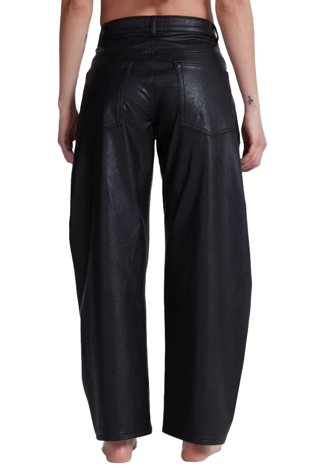 Twisted Barrel in Vegan Leather Black
