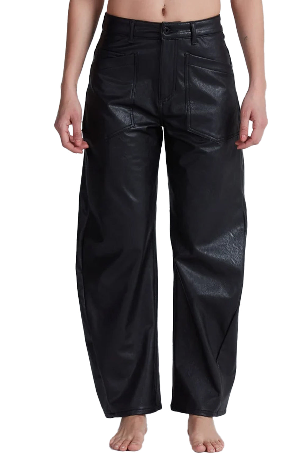 Twisted Barrel in Vegan Leather Black