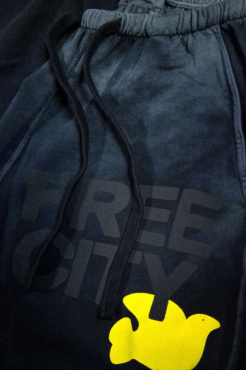 FREECITY Large Sunfades Pocket Sweatpant in Superblack