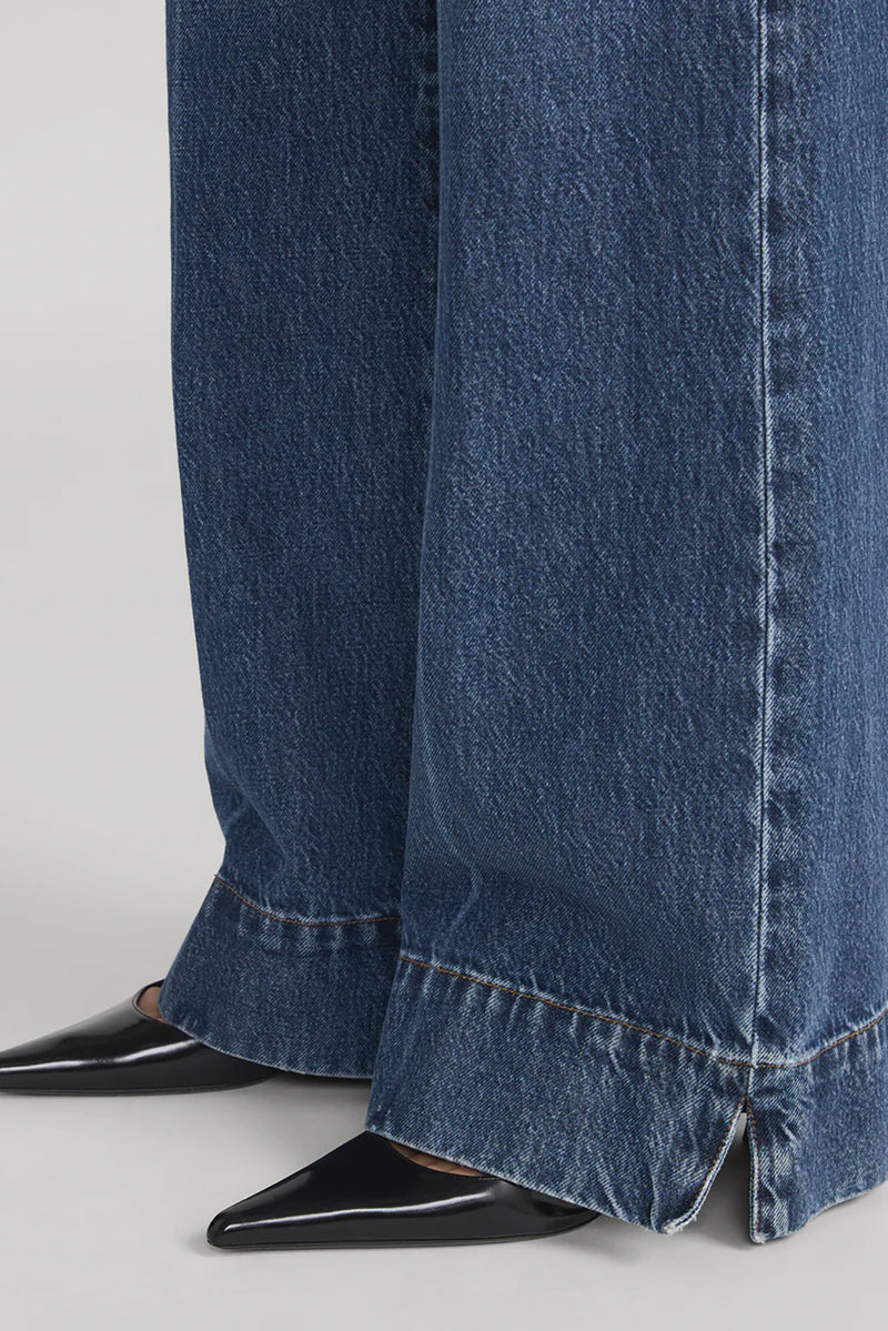 The Slice Flare in Headliner