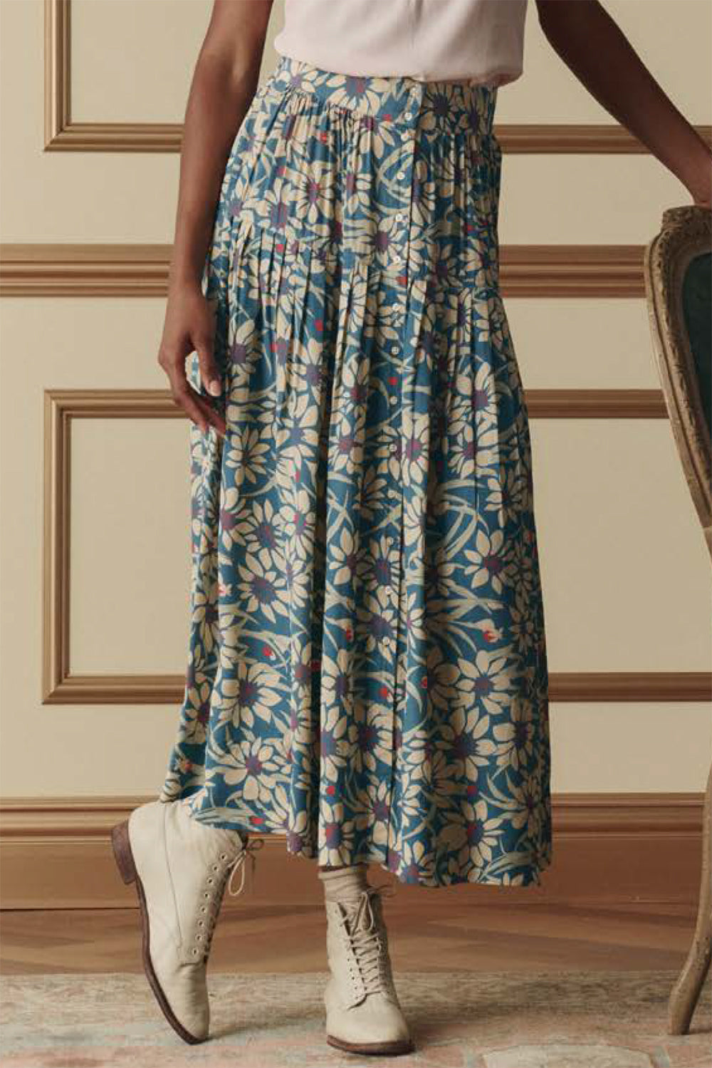 The Highland Skirt in Blue Scattered Bloom
