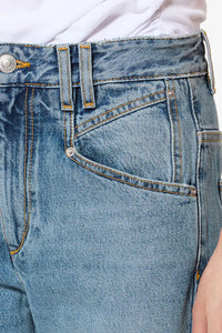 Belvia Jeans in Light Blue