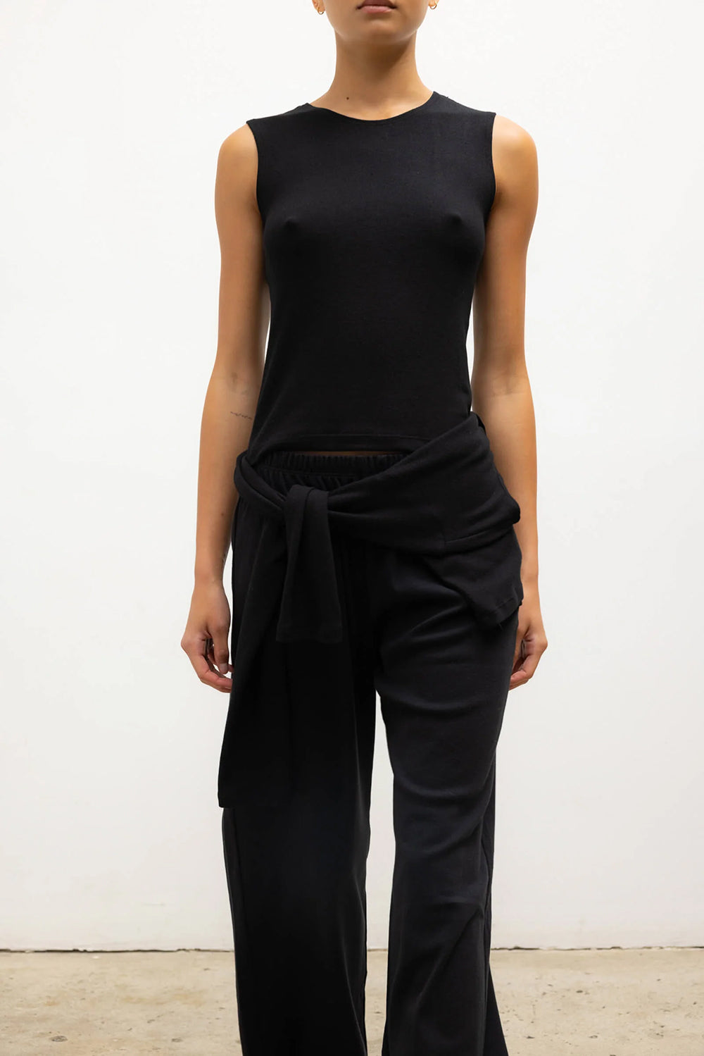 Lauren Sleeveless Crewneck in Black