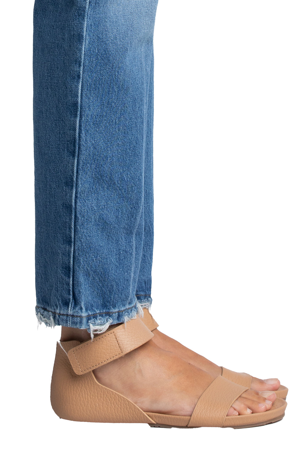 Jalila Sandal in Camel Cervo