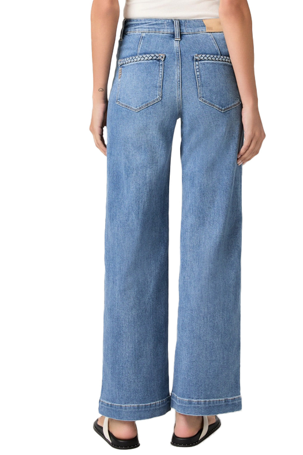 Anessa 31" Wide Leg Jean in Encino