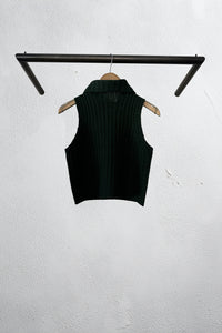 Saige Cropped Cashmere Turtleneck in Hunter Green