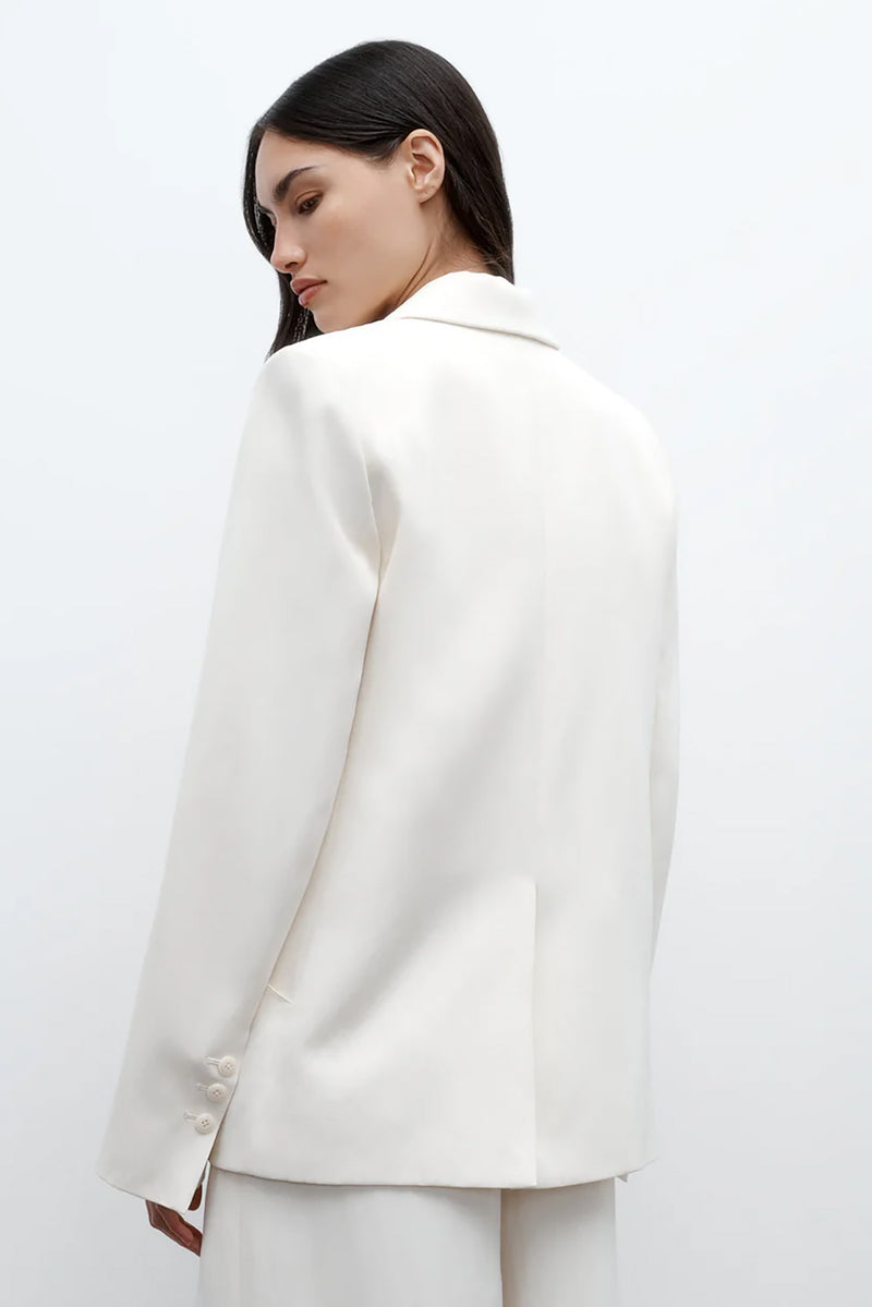 Perfect Boyfriend Blazer in Coated Viscose Linen Bone