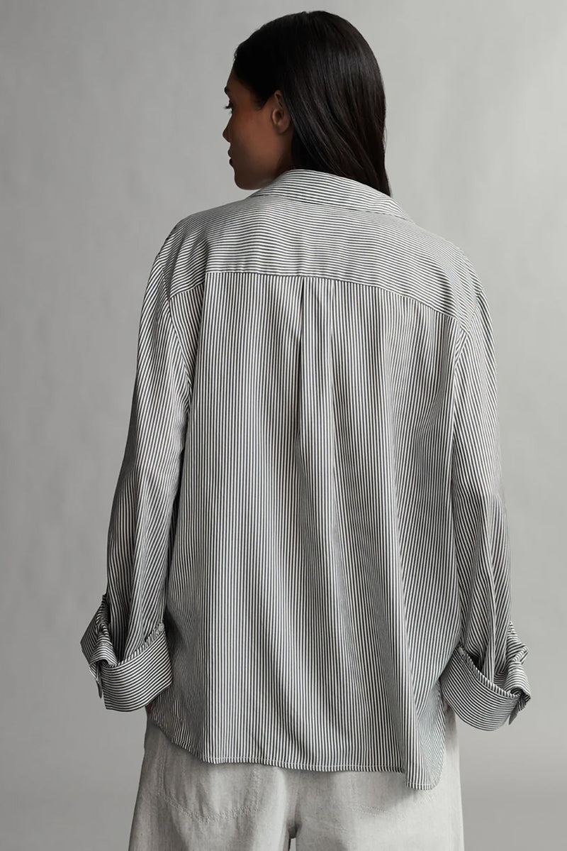 Boyfriend Shirt in White Grey