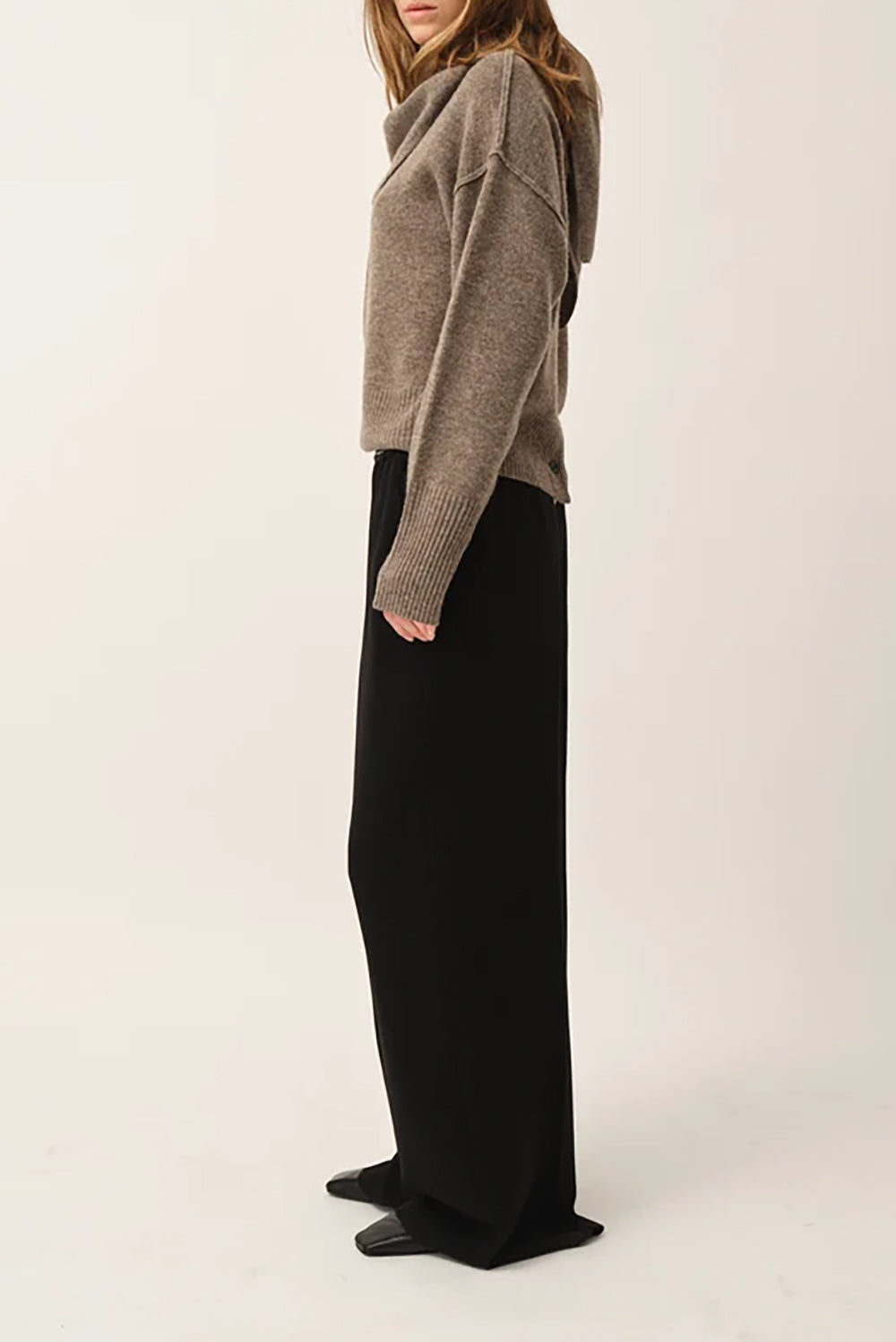 Crepe Logo Pants in Black
