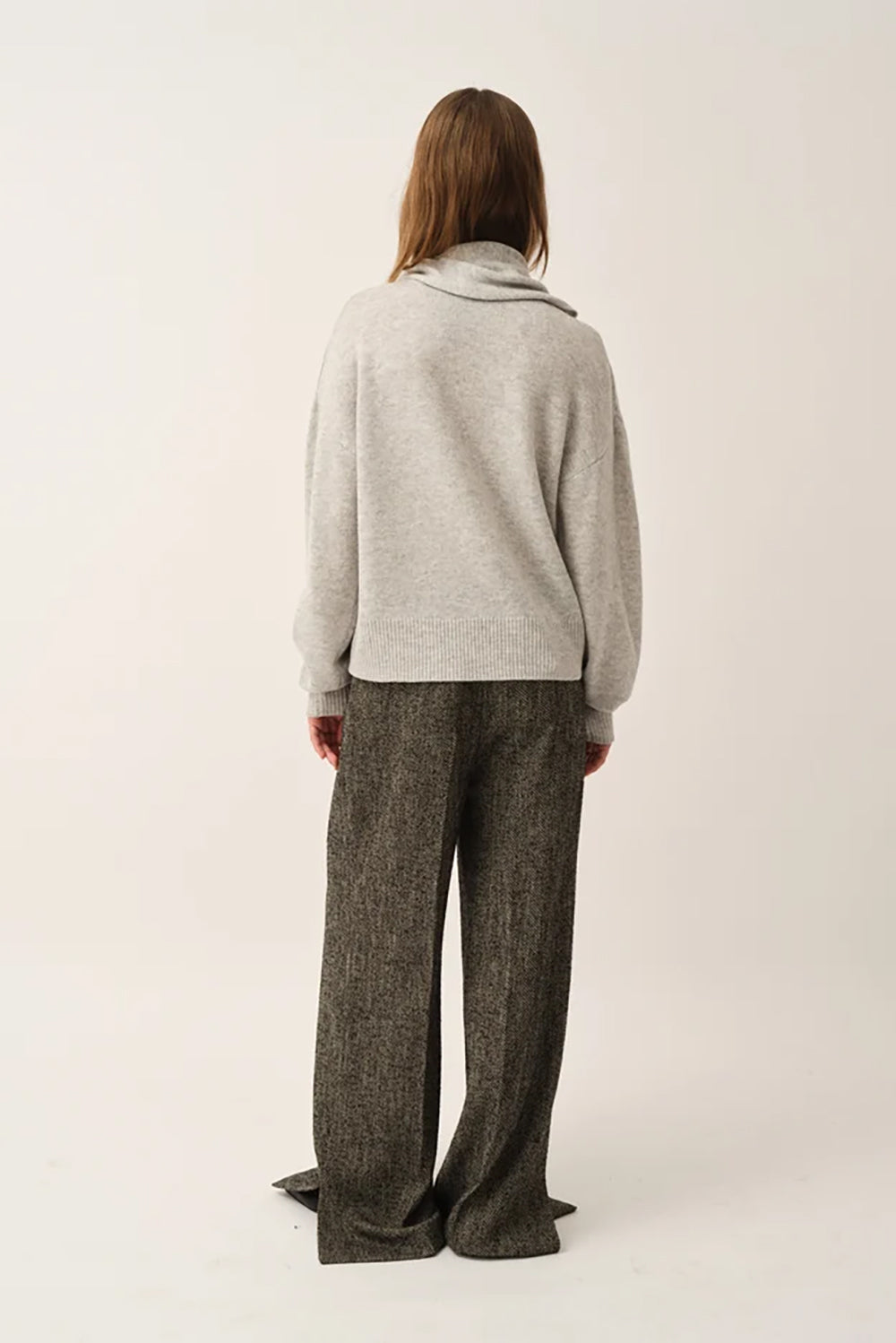 Volmer Scarf Sweater in Heather Grey Melange