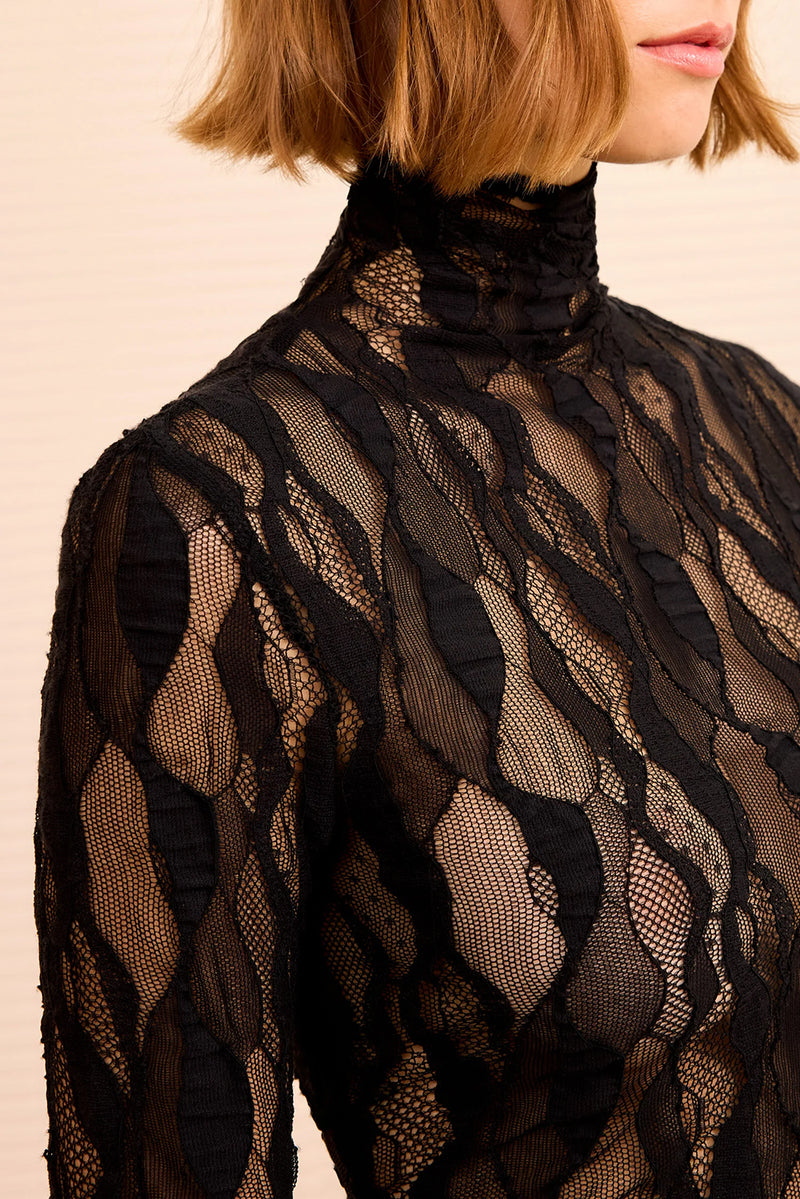 Ulyssa Long Sleeve Turtleneck Top in Noir