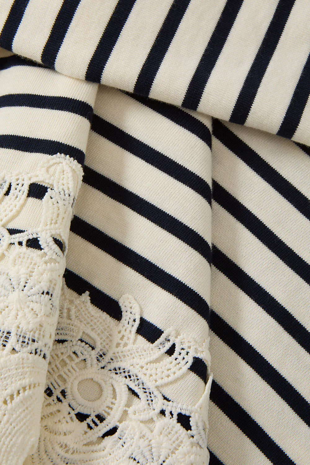 Hovey Striped Lace T-Shirt in Dove Navy Stripe