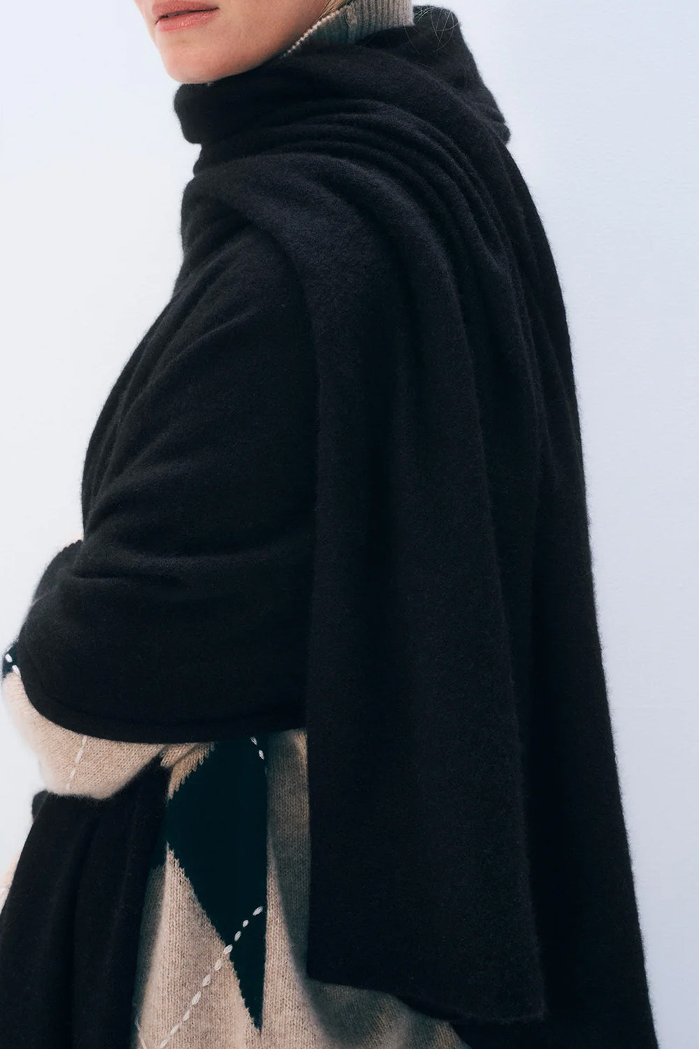 Cashmere Travel Wrap in Black