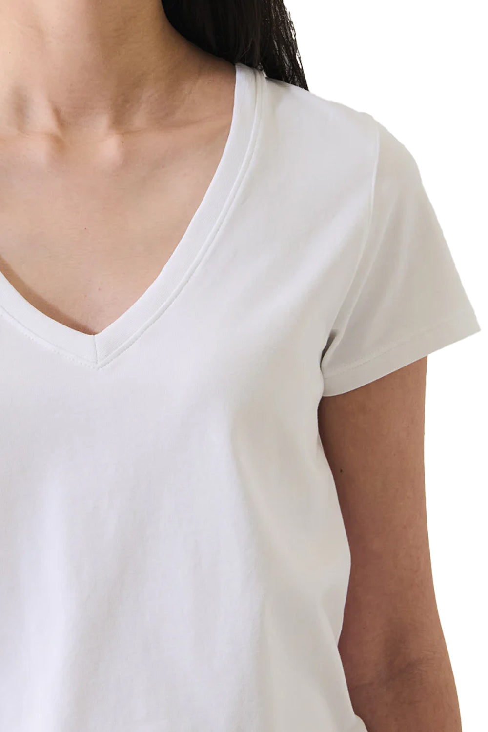 Iconic Pima Stretch Fitted V Neck in White