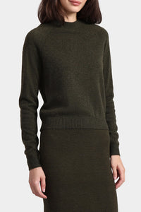 Cashmere 9gg Long Sleeve Shrunken Crew in Army