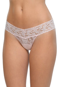 Signature Lace Low Rise Thong in Bliss Pink