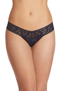 Signature Lace Low Rise Thong in Navy